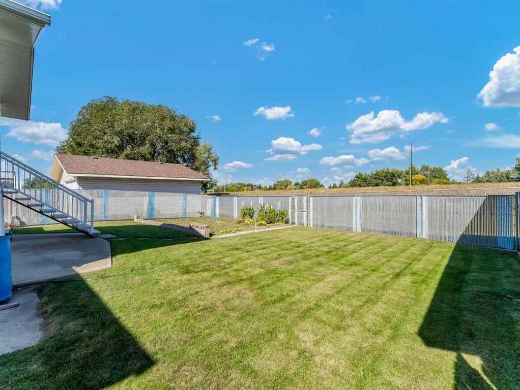 MLS® A2255538 - 282 Shepherd Crescent SE in SE Southridge Medicine Hat, Residential