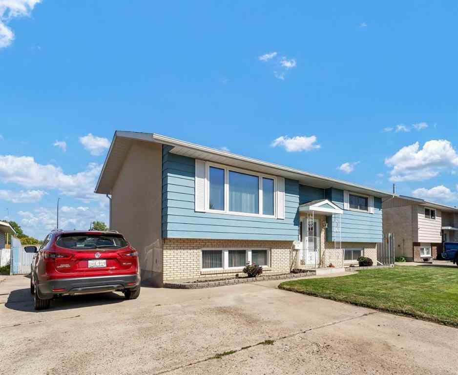 MLS® A2255538 - 282 Shepherd Crescent SE in SE Southridge Medicine Hat, Residential