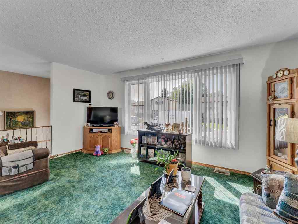 MLS® A2255538 - 282 Shepherd Crescent SE in SE Southridge Medicine Hat, Residential
