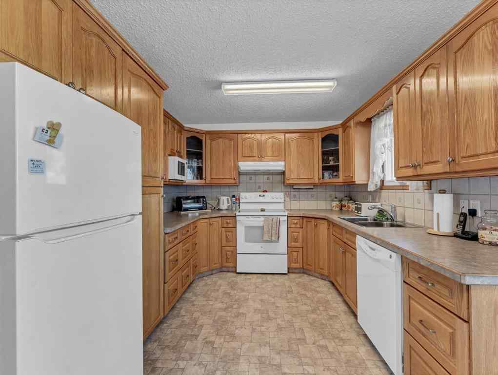 MLS® A2255538 - 282 Shepherd Crescent SE in SE Southridge Medicine Hat, Residential