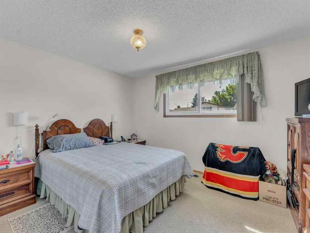 MLS® A2255538 - 282 Shepherd Crescent SE in SE Southridge Medicine Hat, Residential