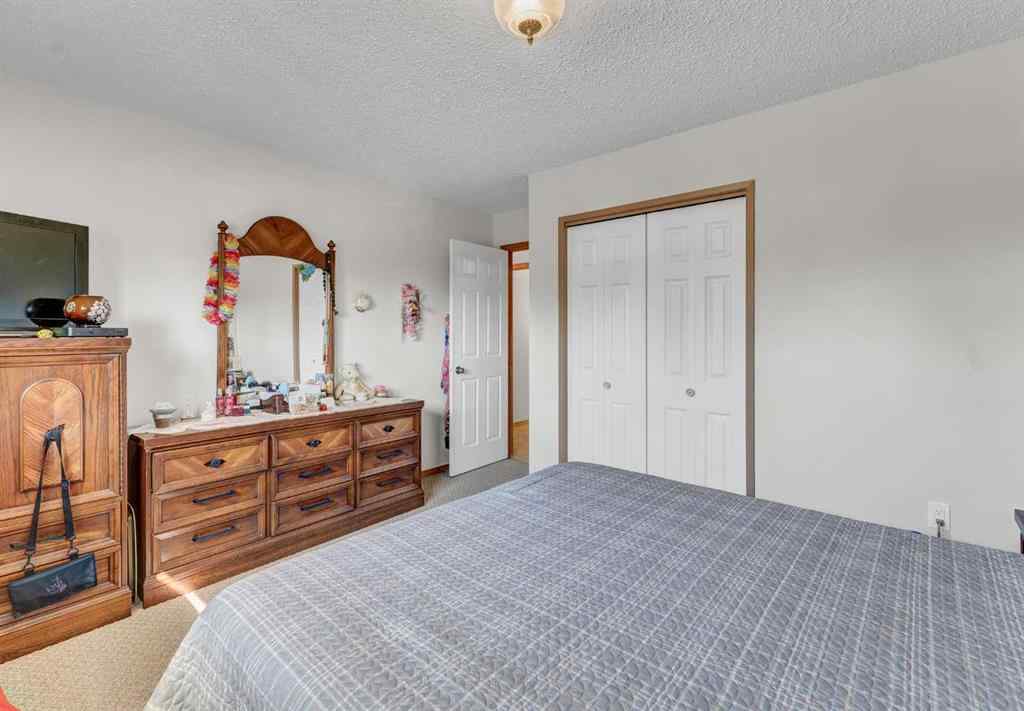 MLS® A2255538 - 282 Shepherd Crescent SE in SE Southridge Medicine Hat, Residential