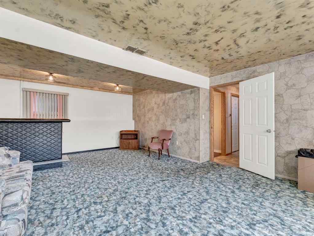MLS® A2255538 - 282 Shepherd Crescent SE in SE Southridge Medicine Hat, Residential
