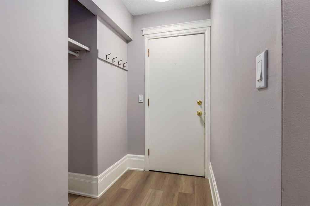 MLS® A2255542 - Unit #202 1817 11 Avenue SW in Sunalta Calgary, Residential