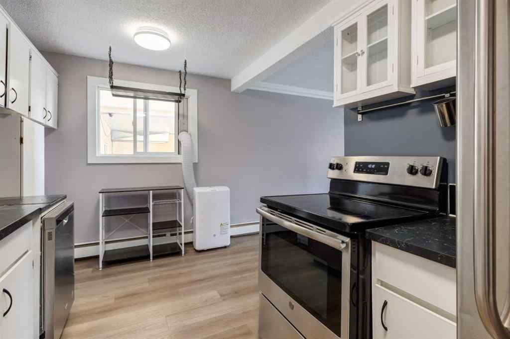 MLS® A2255542 - Unit #202 1817 11 Avenue SW in Sunalta Calgary, Residential