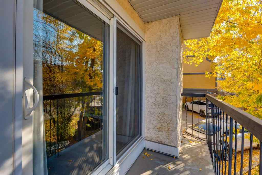 MLS® A2255542 - Unit #202 1817 11 Avenue SW in Sunalta Calgary, Residential