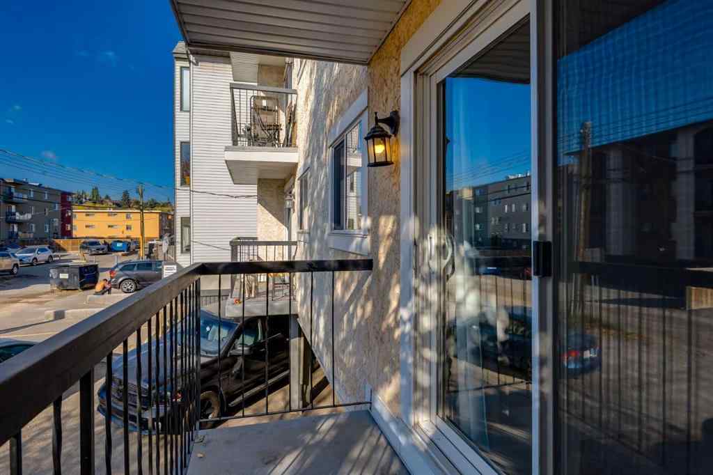 MLS® A2255542 - Unit #202 1817 11 Avenue SW in Sunalta Calgary, Residential