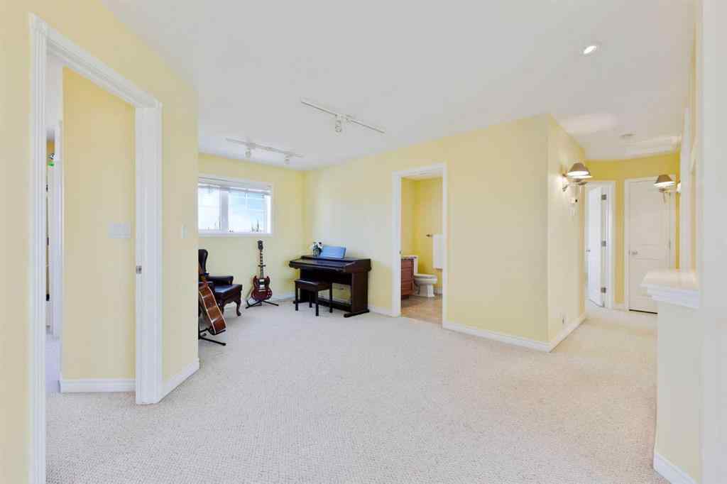 MLS® A2255545 - 83 Hillview Road  in Hillview Estates Strathmore, Residential