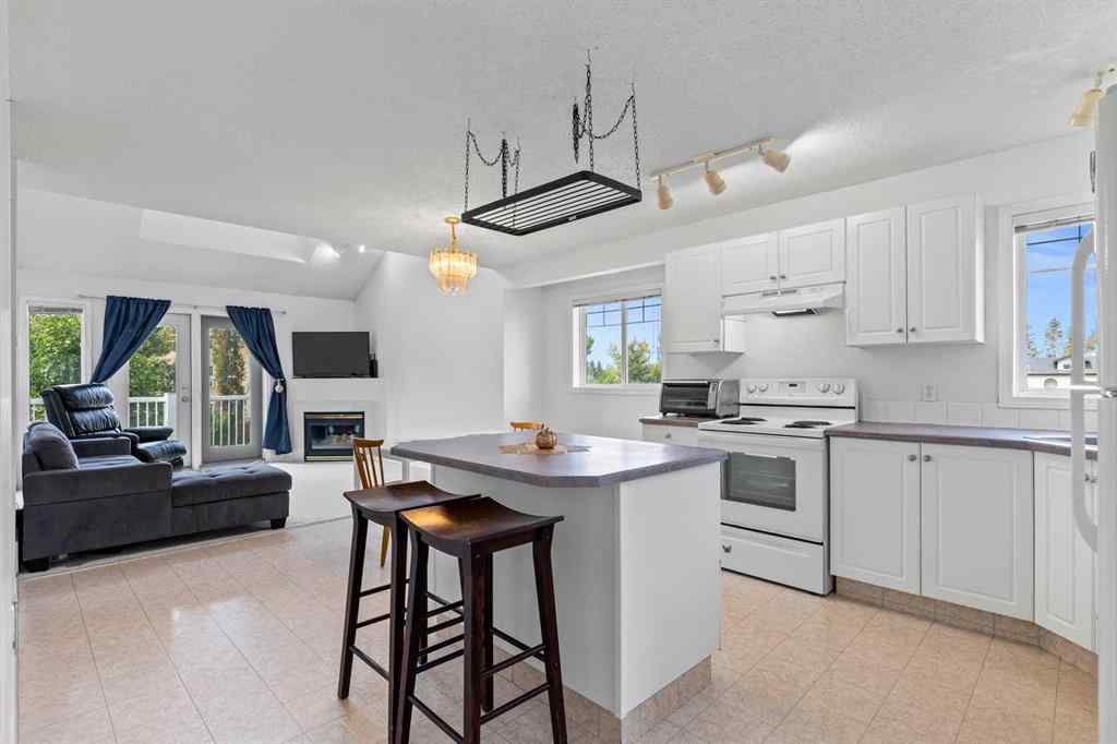 MLS® A2255555 - Unit #305 5220 50A Avenue  in Downtown Sylvan Lake, Residential