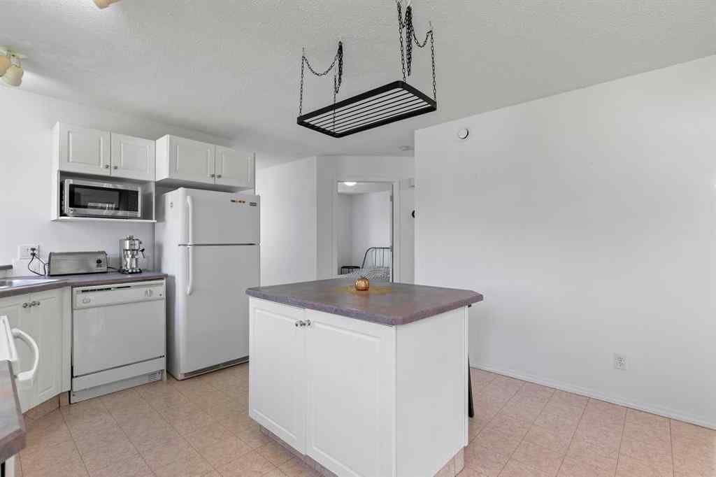 MLS® A2255555 - Unit #305 5220 50A Avenue  in Downtown Sylvan Lake, Residential