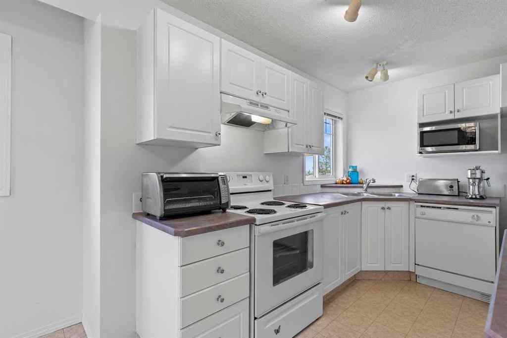 MLS® A2255555 - Unit #305 5220 50A Avenue  in Downtown Sylvan Lake, Residential