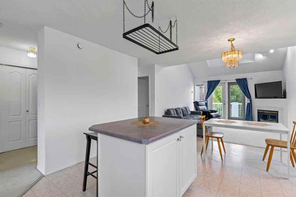MLS® A2255555 - Unit #305 5220 50A Avenue  in Downtown Sylvan Lake, Residential