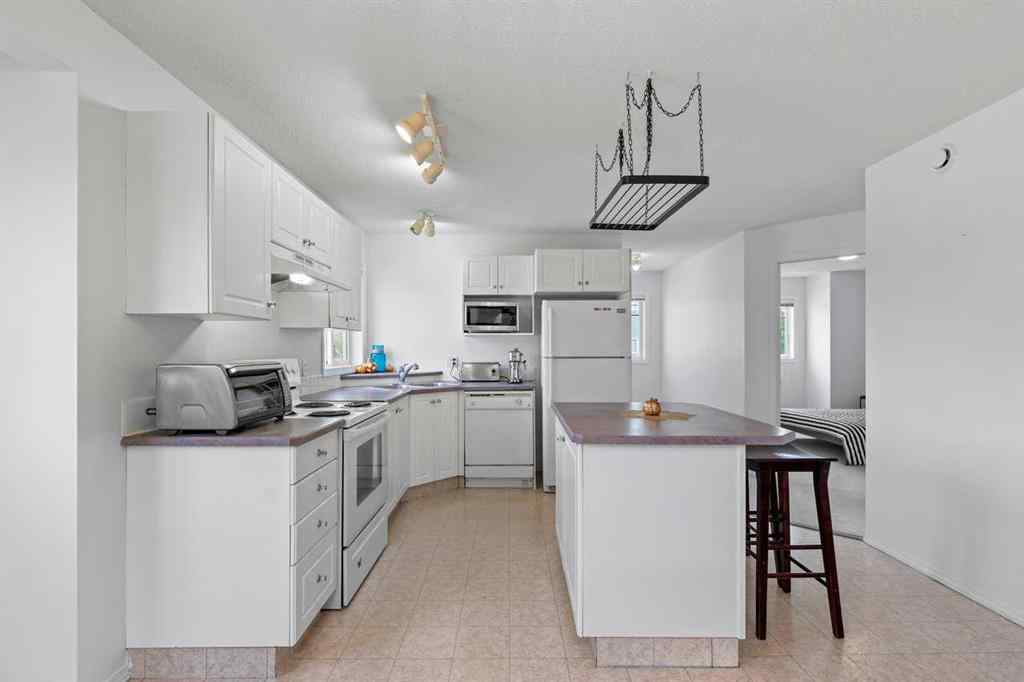 MLS® A2255555 - Unit #305 5220 50A Avenue  in Downtown Sylvan Lake, Residential