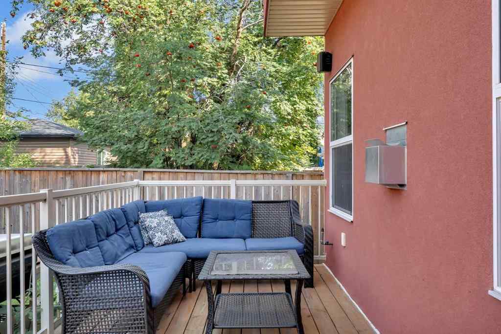 MLS® A2255562 - 220 21 Avenue NW in Tuxedo Park Calgary, Residential
