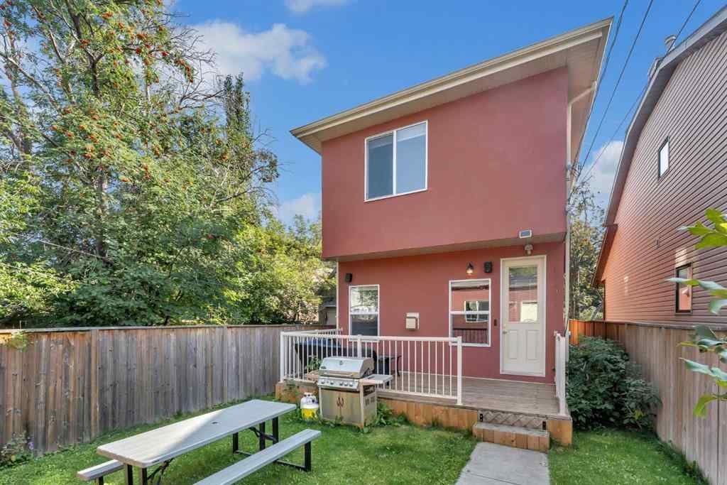 MLS® A2255562 - 220 21 Avenue NW in Tuxedo Park Calgary, Residential