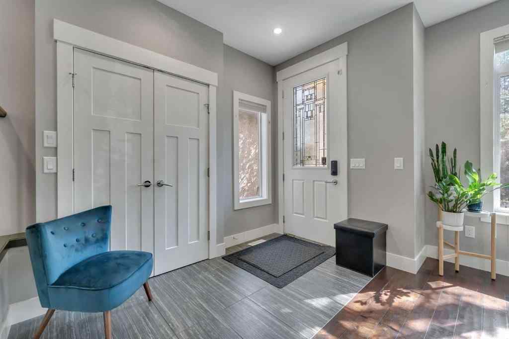 MLS® A2255562 - 220 21 Avenue NW in Tuxedo Park Calgary, Residential