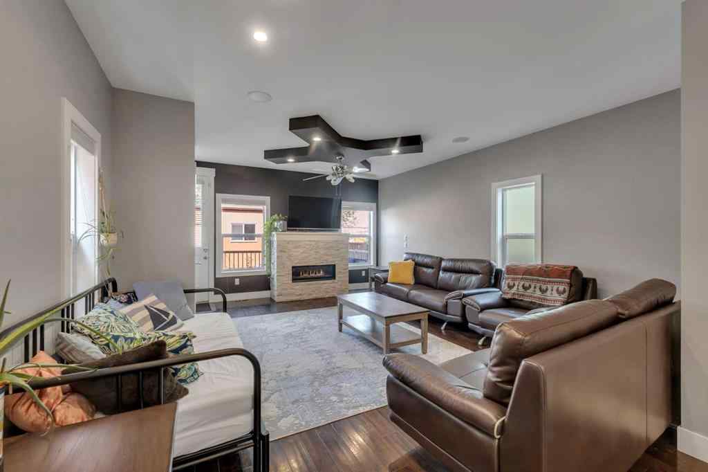 MLS® A2255562 - 220 21 Avenue NW in Tuxedo Park Calgary, Residential