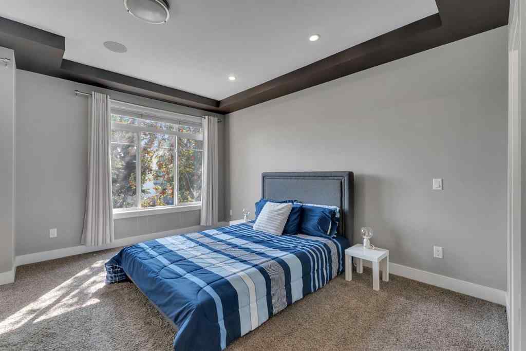 MLS® A2255562 - 220 21 Avenue NW in Tuxedo Park Calgary, Residential