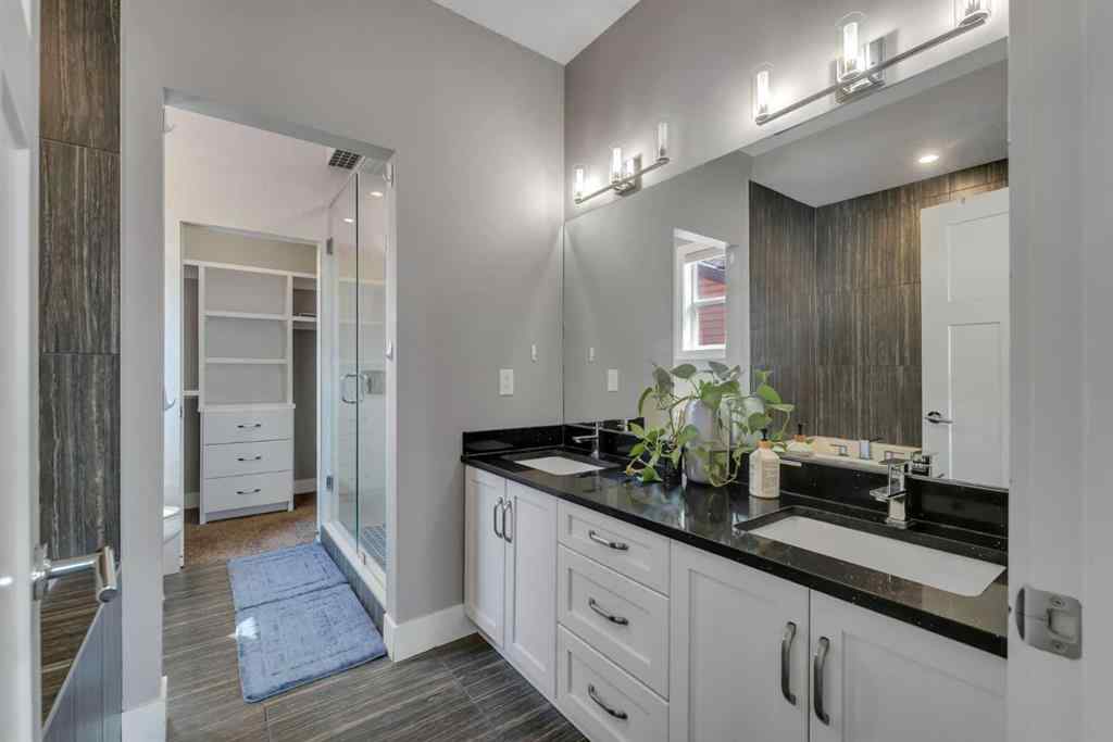 MLS® A2255562 - 220 21 Avenue NW in Tuxedo Park Calgary, Residential