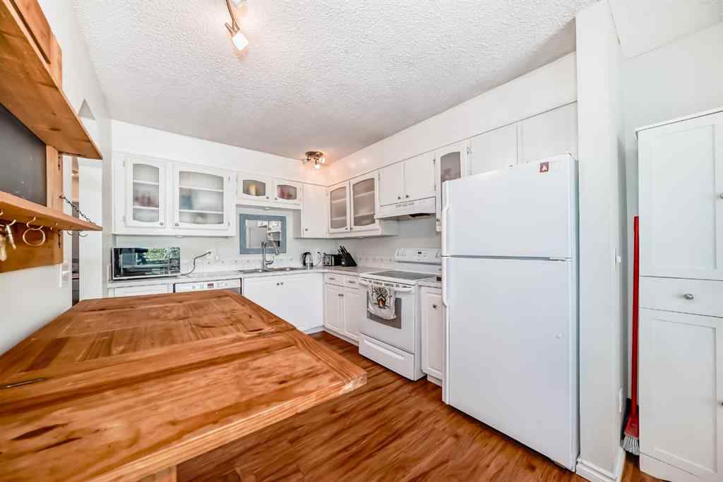 MLS® A2255566 - 72 Berkley Close NW in Beddington Heights Calgary, Residential