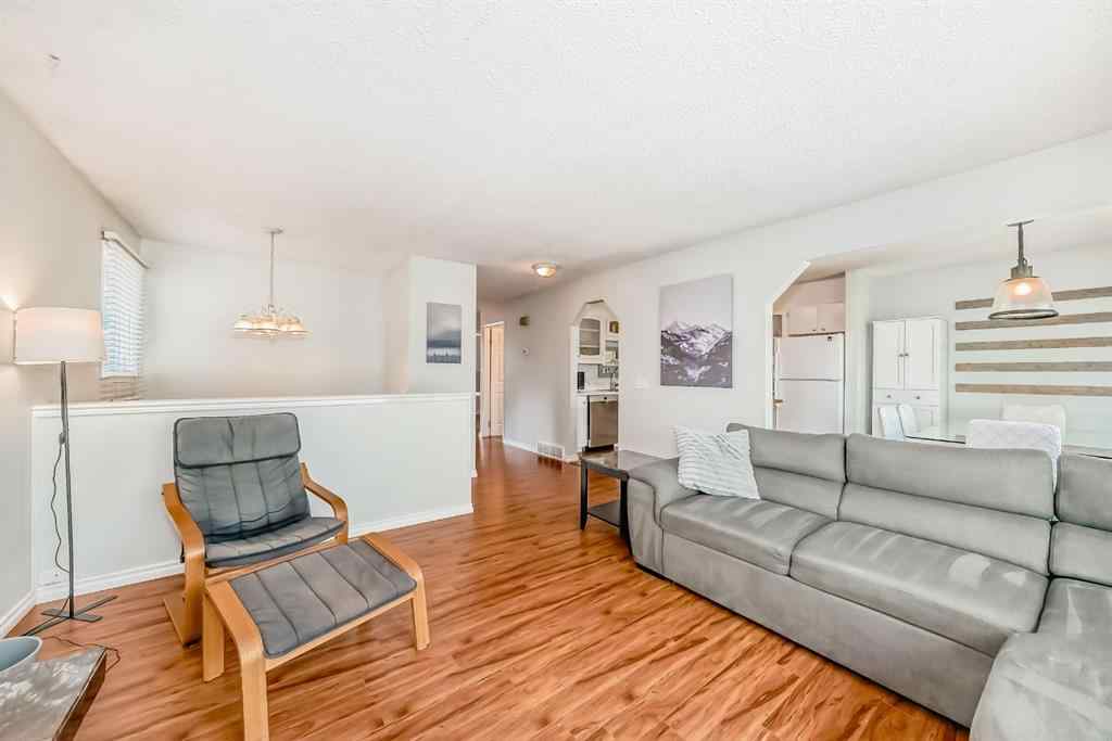 MLS® A2255566 - 72 Berkley Close NW in Beddington Heights Calgary, Residential