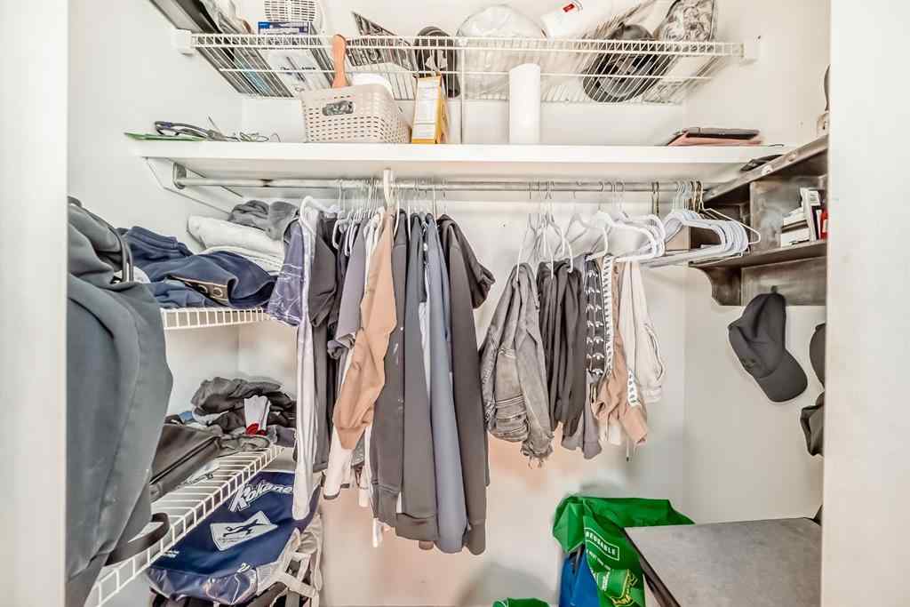 MLS® A2255566 - 72 Berkley Close NW in Beddington Heights Calgary, Residential