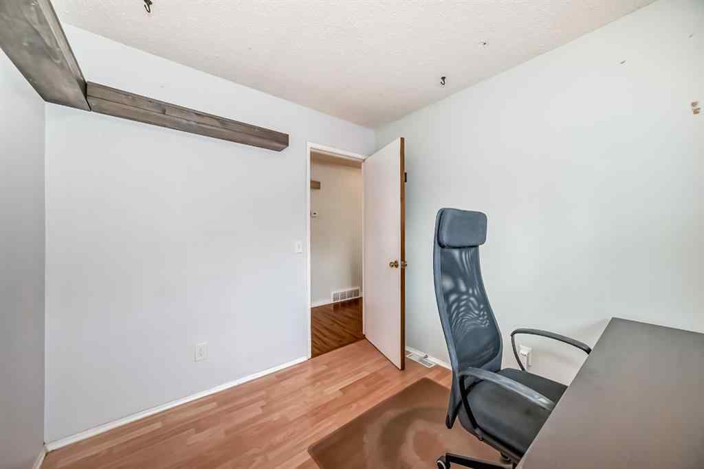 MLS® A2255566 - 72 Berkley Close NW in Beddington Heights Calgary, Residential