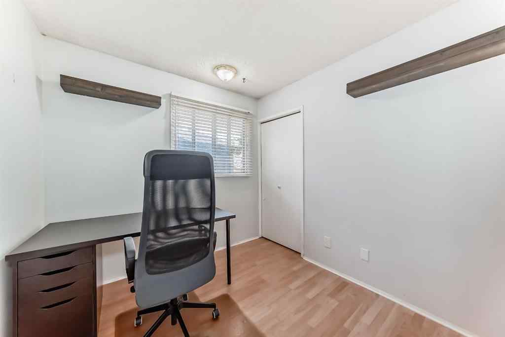 MLS® A2255566 - 72 Berkley Close NW in Beddington Heights Calgary, Residential