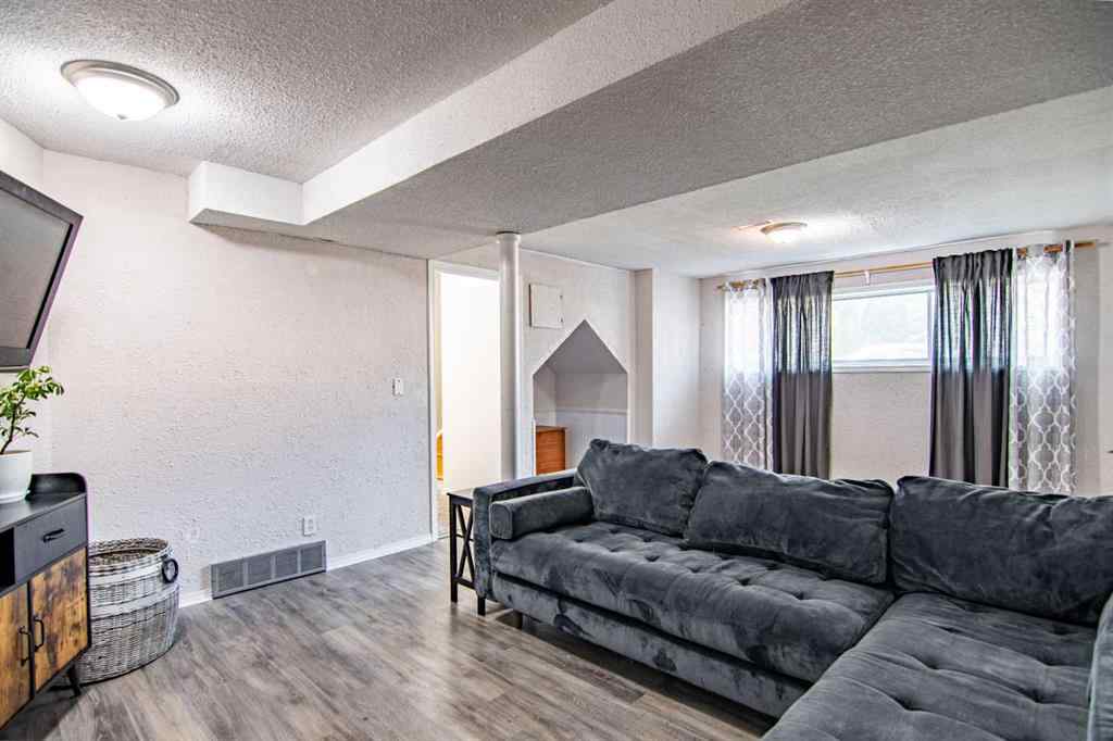 MLS® A2255572 - 129 Wiltshire Boulevard  in West Park Red Deer, Residential