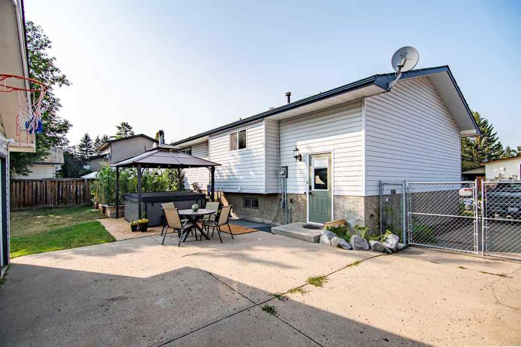 MLS® A2255572 - 129 Wiltshire Boulevard  in West Park Red Deer, Residential