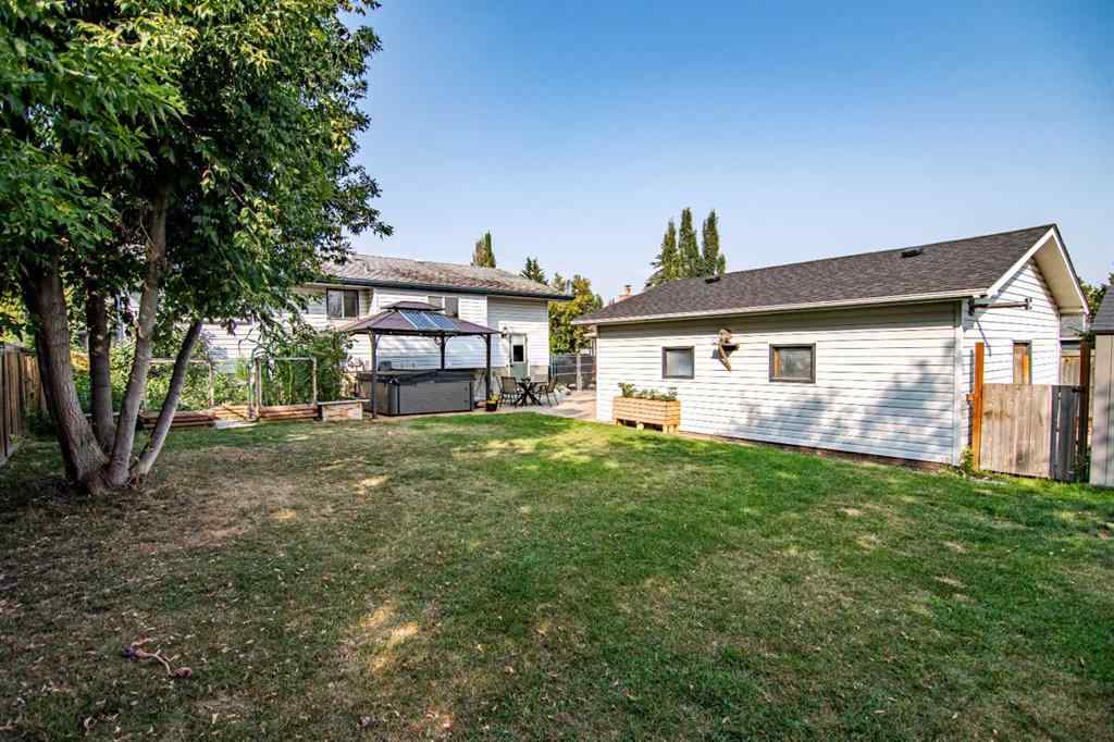 MLS® A2255572 - 129 Wiltshire Boulevard  in West Park Red Deer, Residential