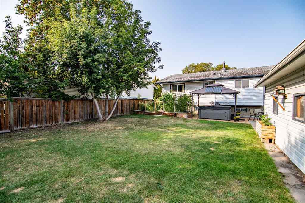MLS® A2255572 - 129 Wiltshire Boulevard  in West Park Red Deer, Residential
