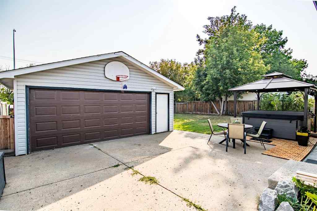 MLS® A2255572 - 129 Wiltshire Boulevard  in West Park Red Deer, Residential