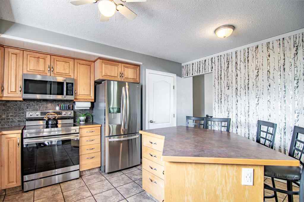 MLS® A2255572 - 129 Wiltshire Boulevard  in West Park Red Deer, Residential