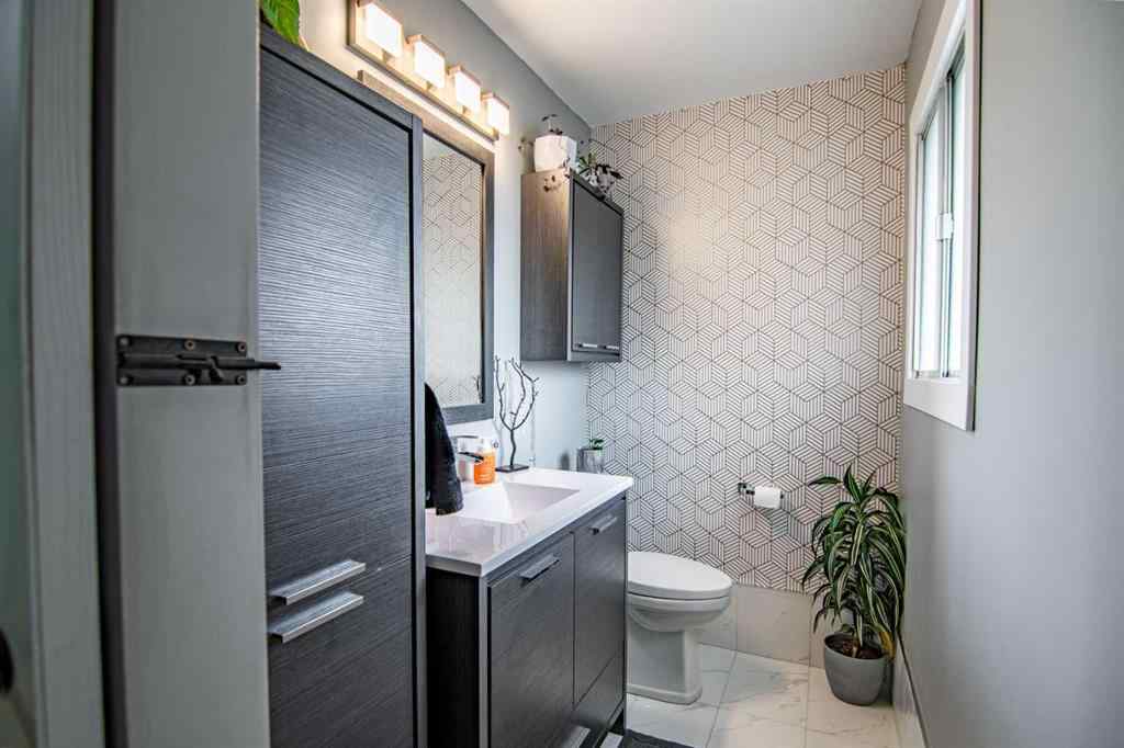 MLS® A2255572 - 129 Wiltshire Boulevard  in West Park Red Deer, Residential