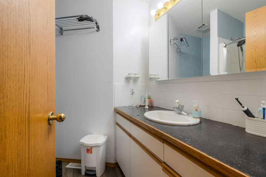 MLS® A2255577 - 2311 11 Street  in NONE Coaldale, Residential