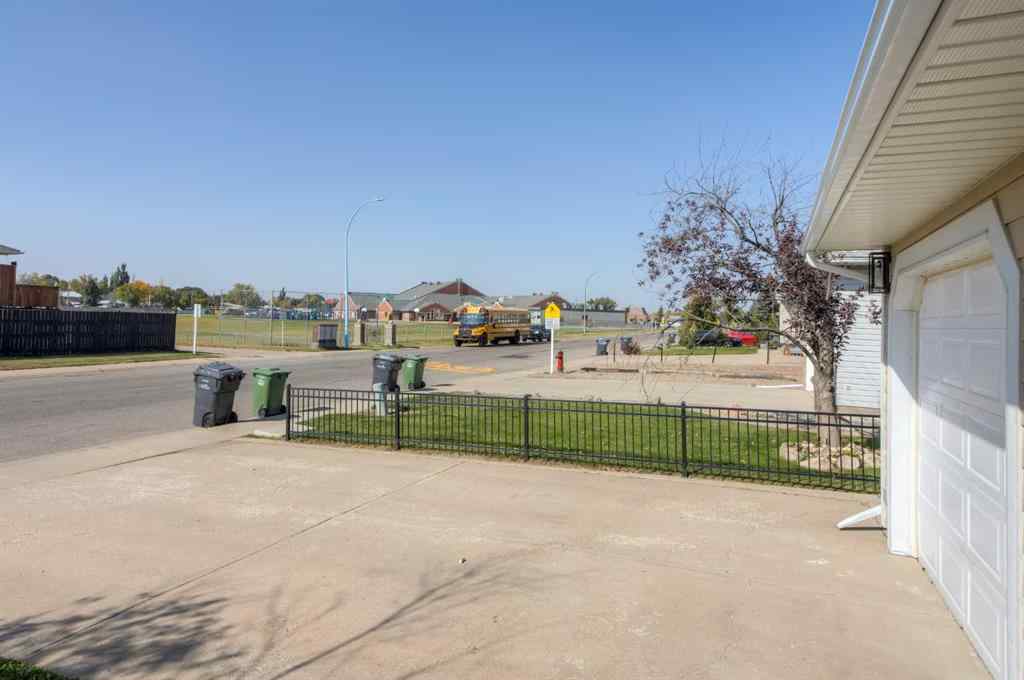 MLS® A2255577 - 2311 11 Street  in NONE Coaldale, Residential