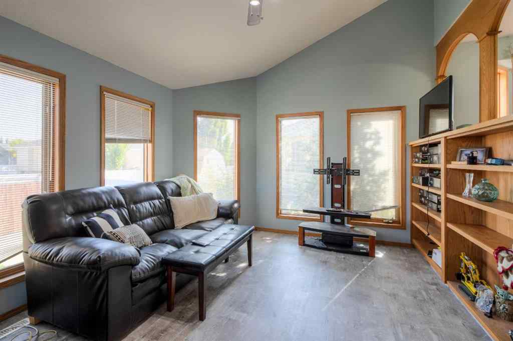 MLS® A2255577 - 2311 11 Street  in NONE Coaldale, Residential