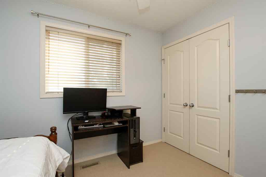 MLS® A2255594 - 5857 Park Street  in Panorama Estates Blackfalds, Residential