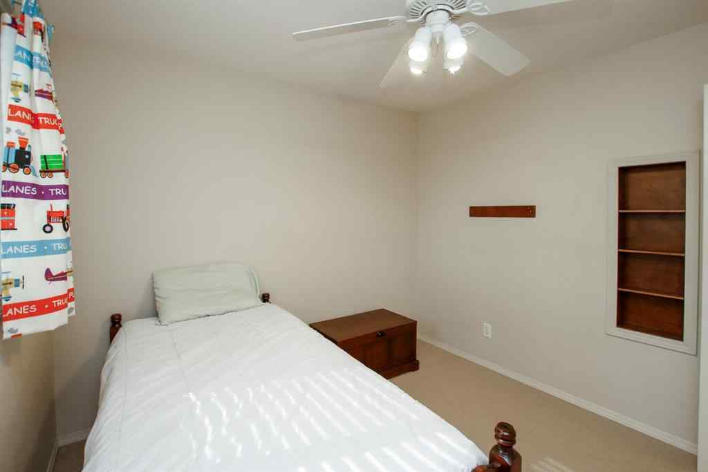 MLS® A2255594 - 5857 Park Street  in Panorama Estates Blackfalds, Residential