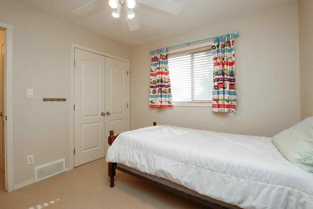 MLS® A2255594 - 5857 Park Street  in Panorama Estates Blackfalds, Residential