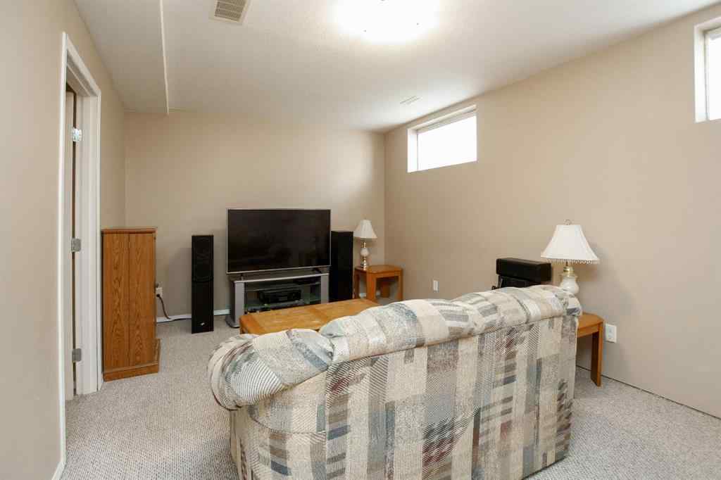 MLS® A2255594 - 5857 Park Street  in Panorama Estates Blackfalds, Residential