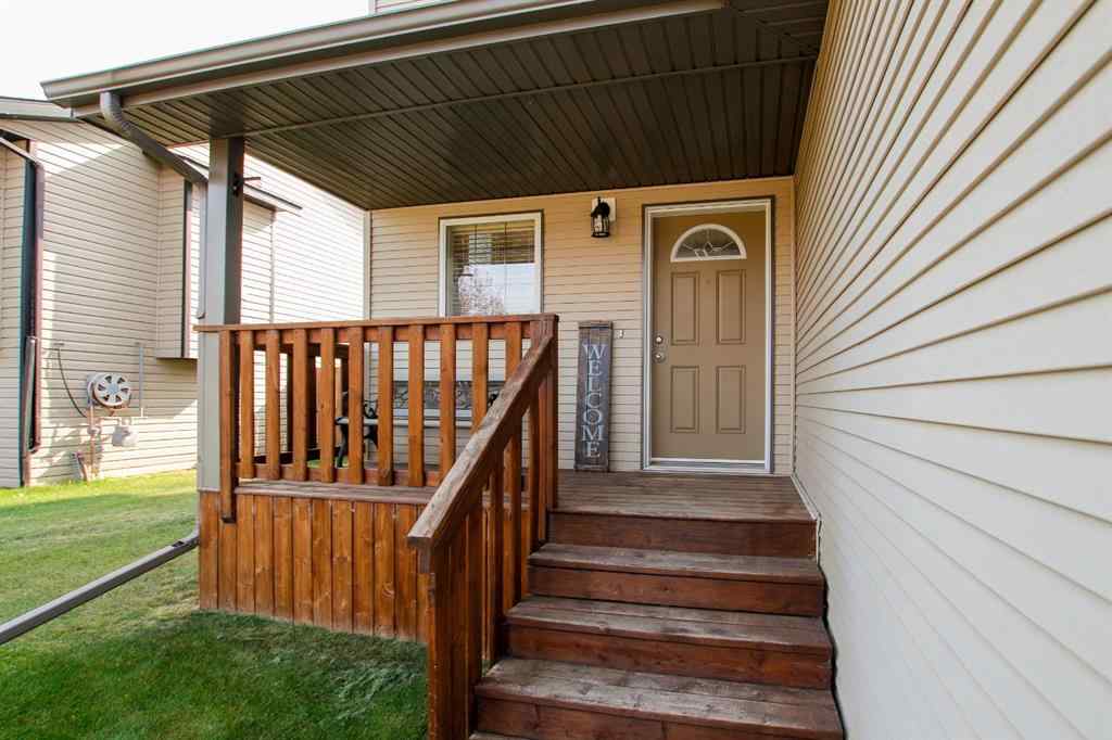 MLS® A2255594 - 5857 Park Street  in Panorama Estates Blackfalds, Residential