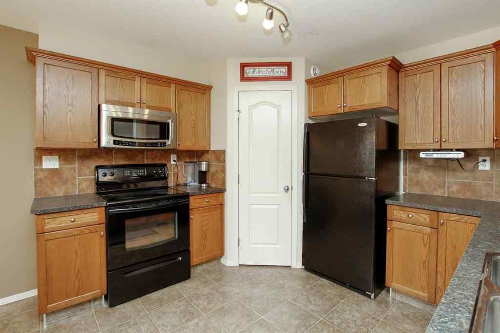 MLS® A2255594 - 5857 Park Street  in Panorama Estates Blackfalds, Residential