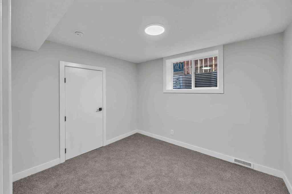 MLS® A2255595 - 124 Templeridge Close NE in Temple Calgary, Residential
