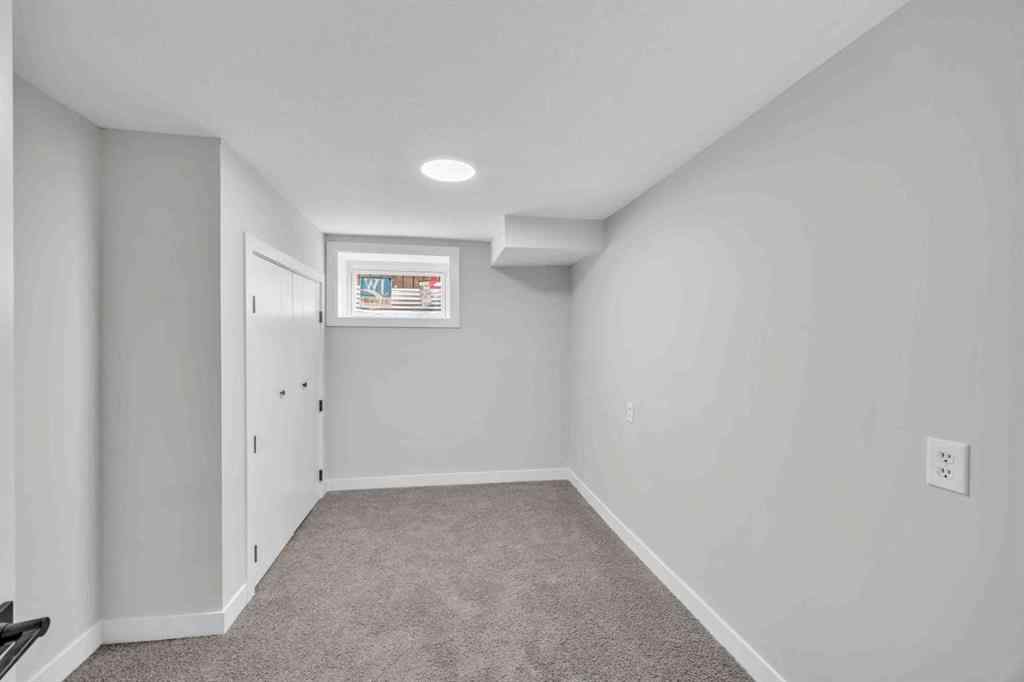 MLS® A2255595 - 124 Templeridge Close NE in Temple Calgary, Residential