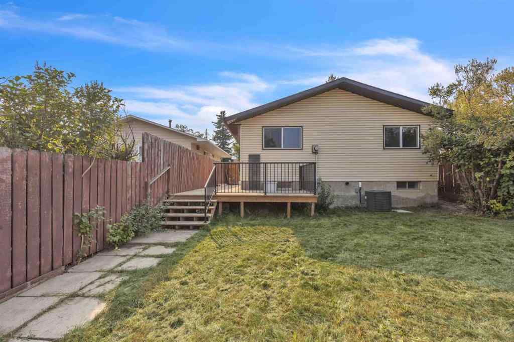 MLS® A2255595 - 124 Templeridge Close NE in Temple Calgary, Residential
