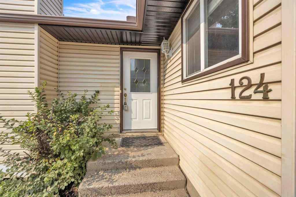 MLS® A2255595 - 124 Templeridge Close NE in Temple Calgary, Residential