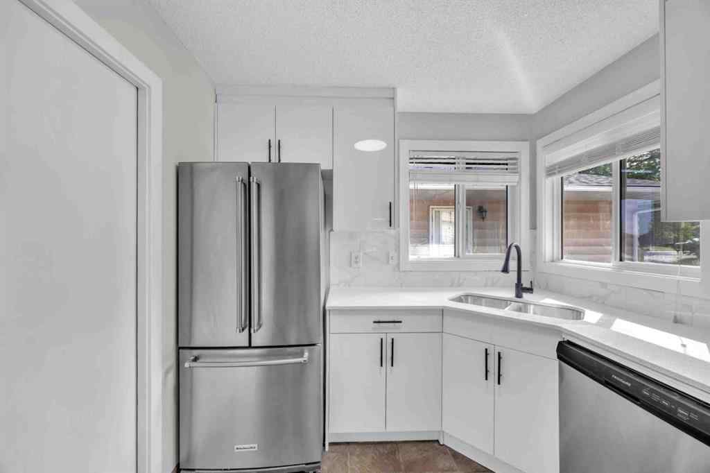 MLS® A2255595 - 124 Templeridge Close NE in Temple Calgary, Residential
