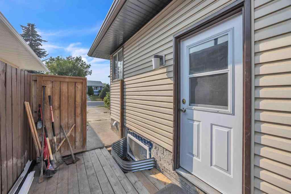 MLS® A2255595 - 124 Templeridge Close NE in Temple Calgary, Residential